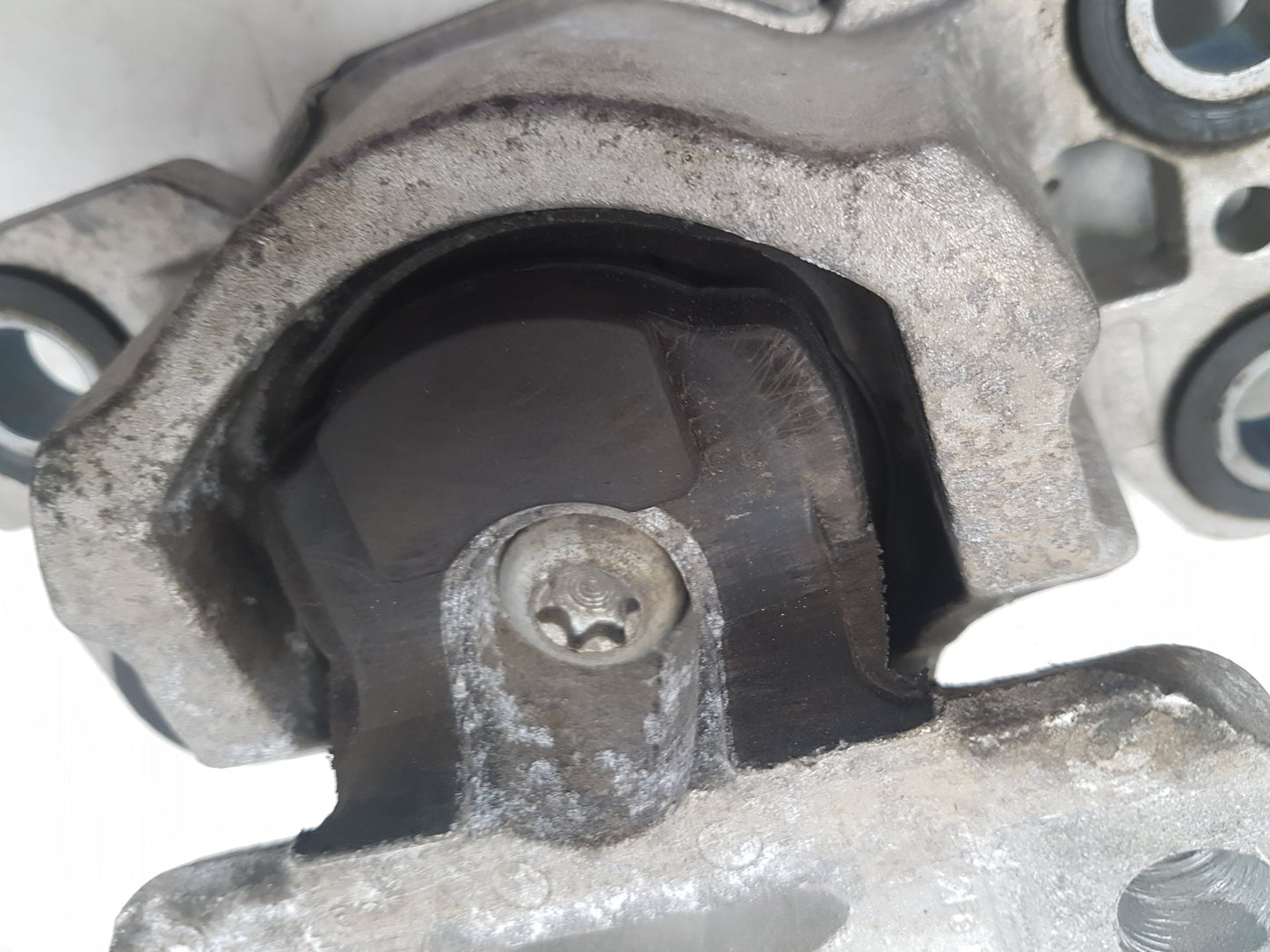 2008 - 2013 Volvo XC60 I 156 Estate Left Engine Mount HL8070M08