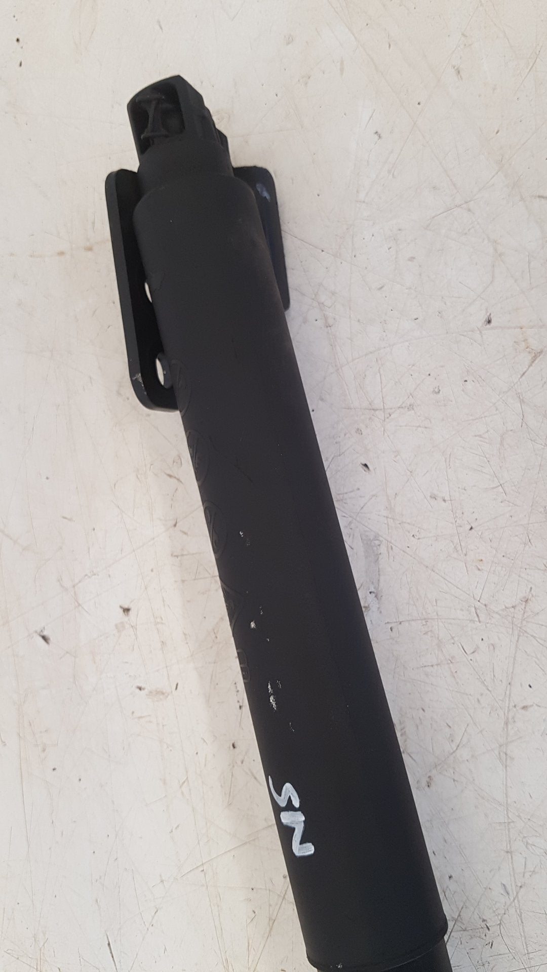 2008-2017 Volvo XC60 I 156 SUV Left Tailgate Strut 430109LR-3220