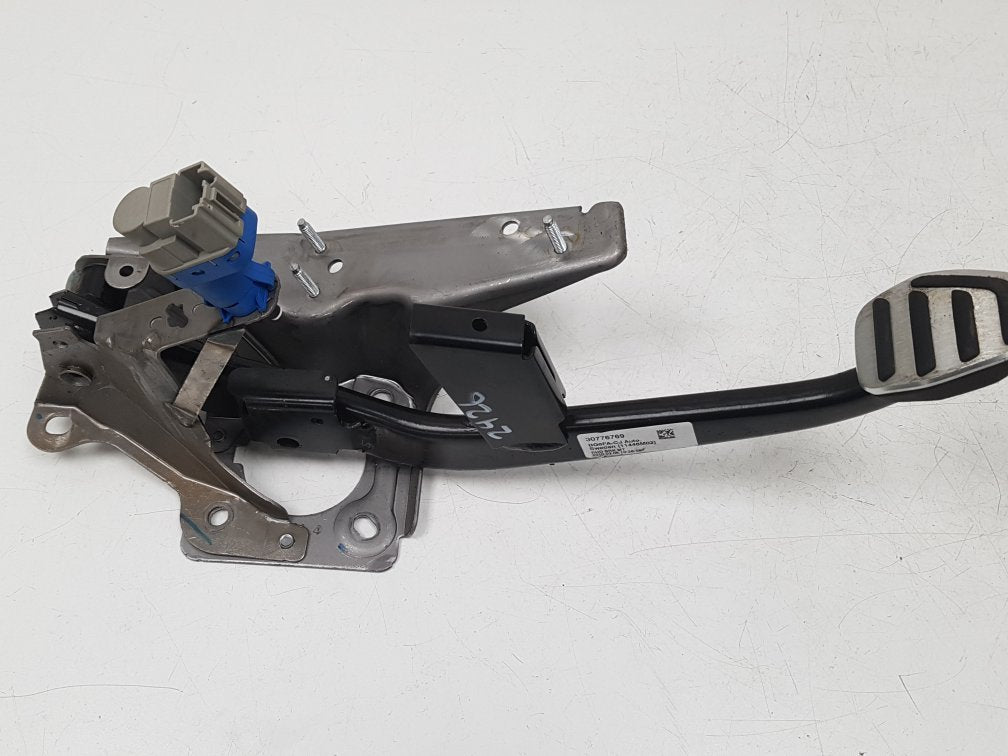 2010 - 2012 Volvo C30  Hatchback Brake Pedal 30776769