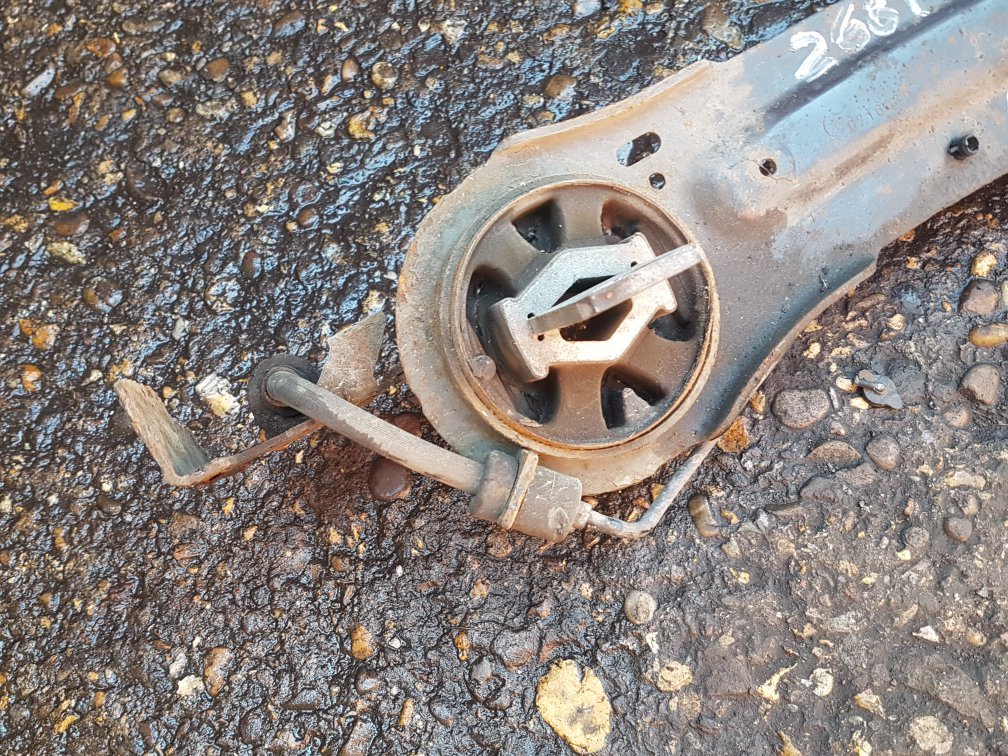 2006 - 2009 Volvo S80  Saloon HUB (REAR)