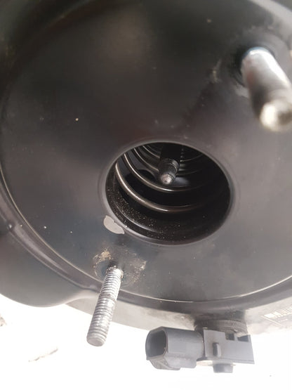 2013 - 2016 Volvo V40 III 525 Hatchback Brake Booster 31317080