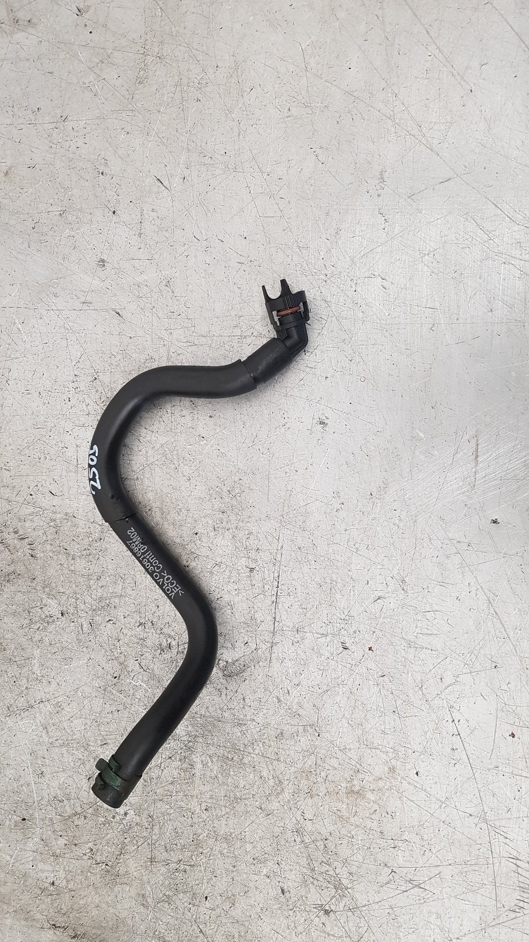 2001 - 2004 Volvo V40  Estate CRANKCASE BEATHER HOSE 30616867