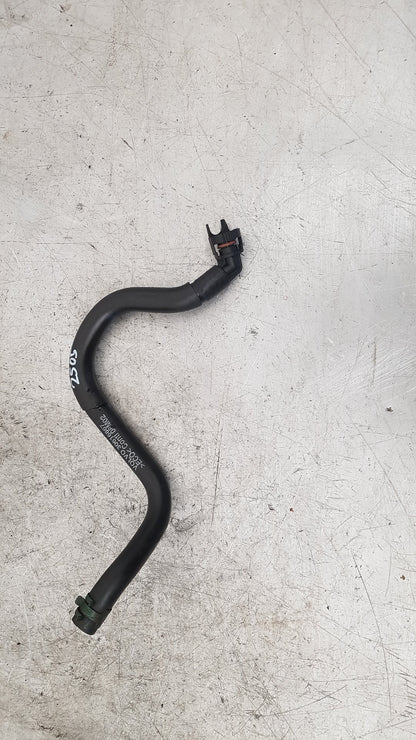 2001 - 2004 Volvo V40  Estate CRANKCASE BEATHER HOSE 30616867