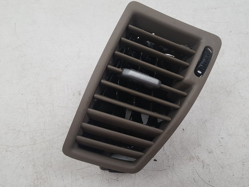 2002 - 2006 Volvo XC90  Estate AIR VENT (DRIVER SIDE FRONT) 3409399