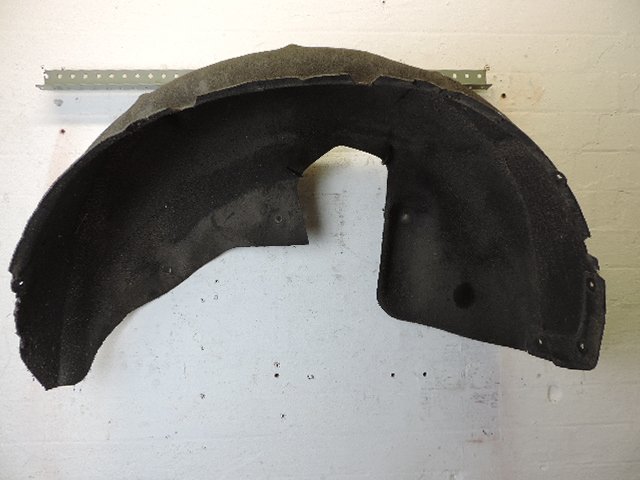 2003 - 2010 Volvo XC90   Left Rear Guard Liner 8620532