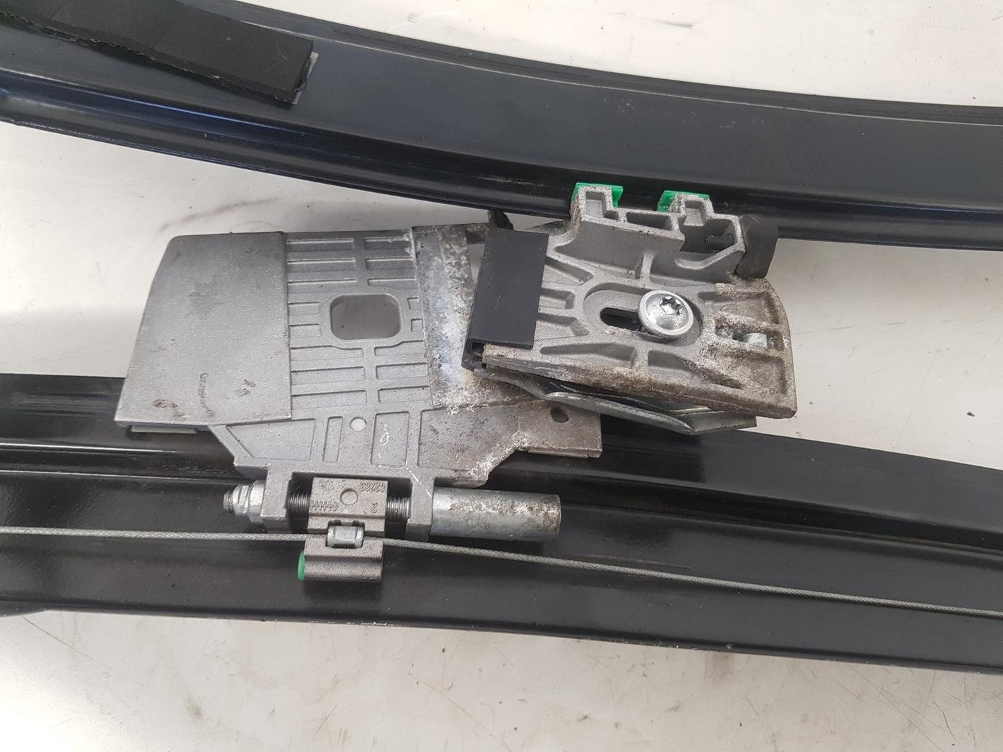 2007 - 2013 Volvo C70  Convertible WINDOW REGULATOR/MECH ELECTRIC  (FRONT PASSENGER SIDE) 30633660