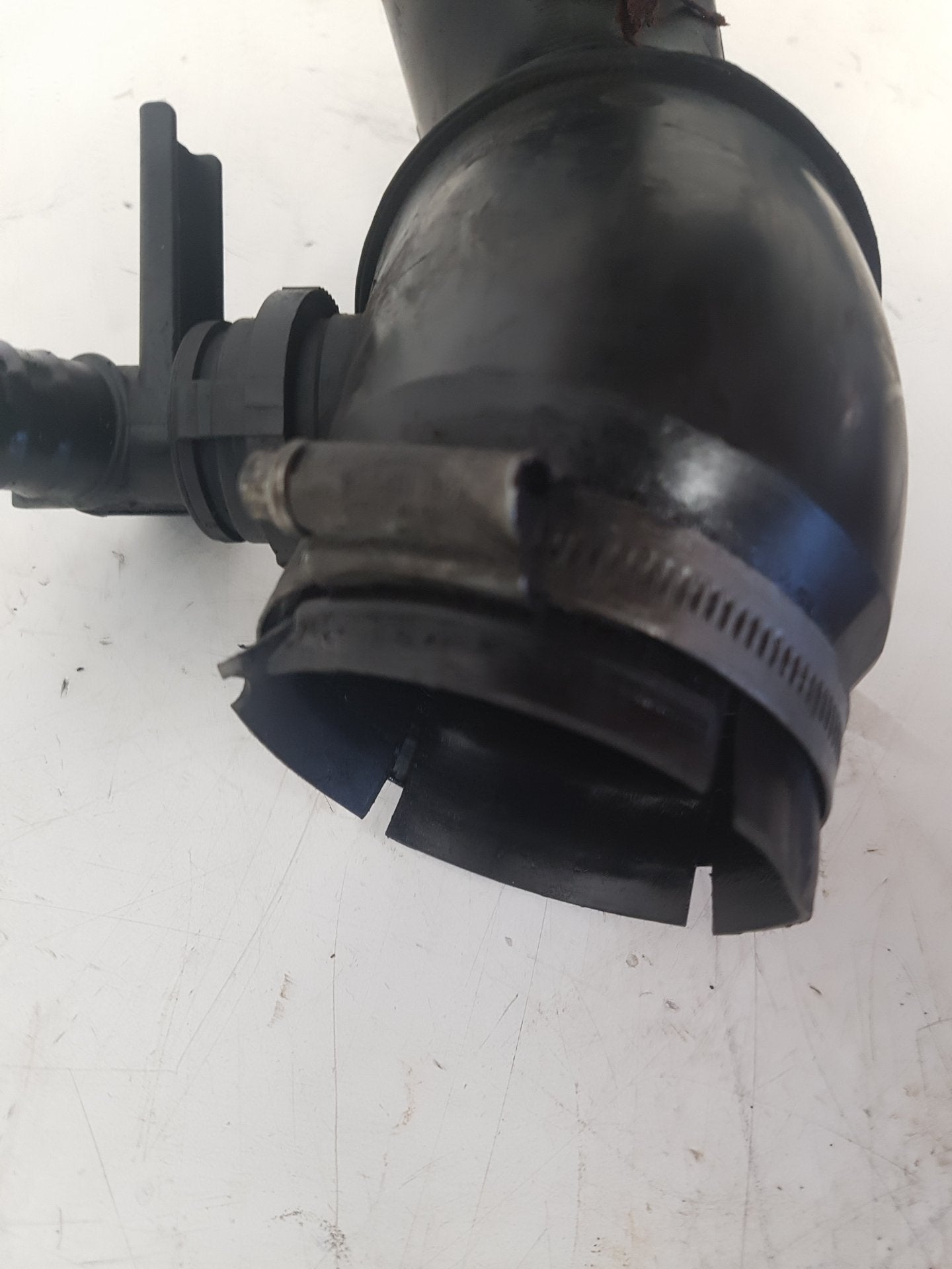 2010 - 2012 Saab 9-5  Saloon Intercooler Pipe 55561787
