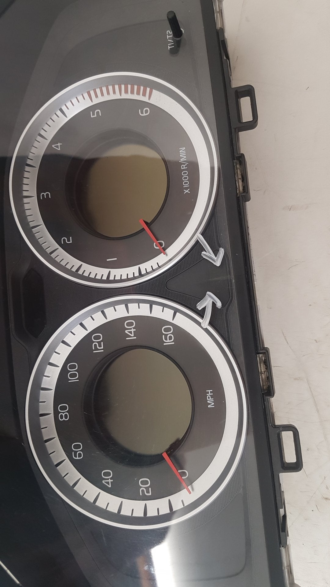 2010 - 2015 Volvo S80 II 124 Saloon Instrument Cluster 31327584