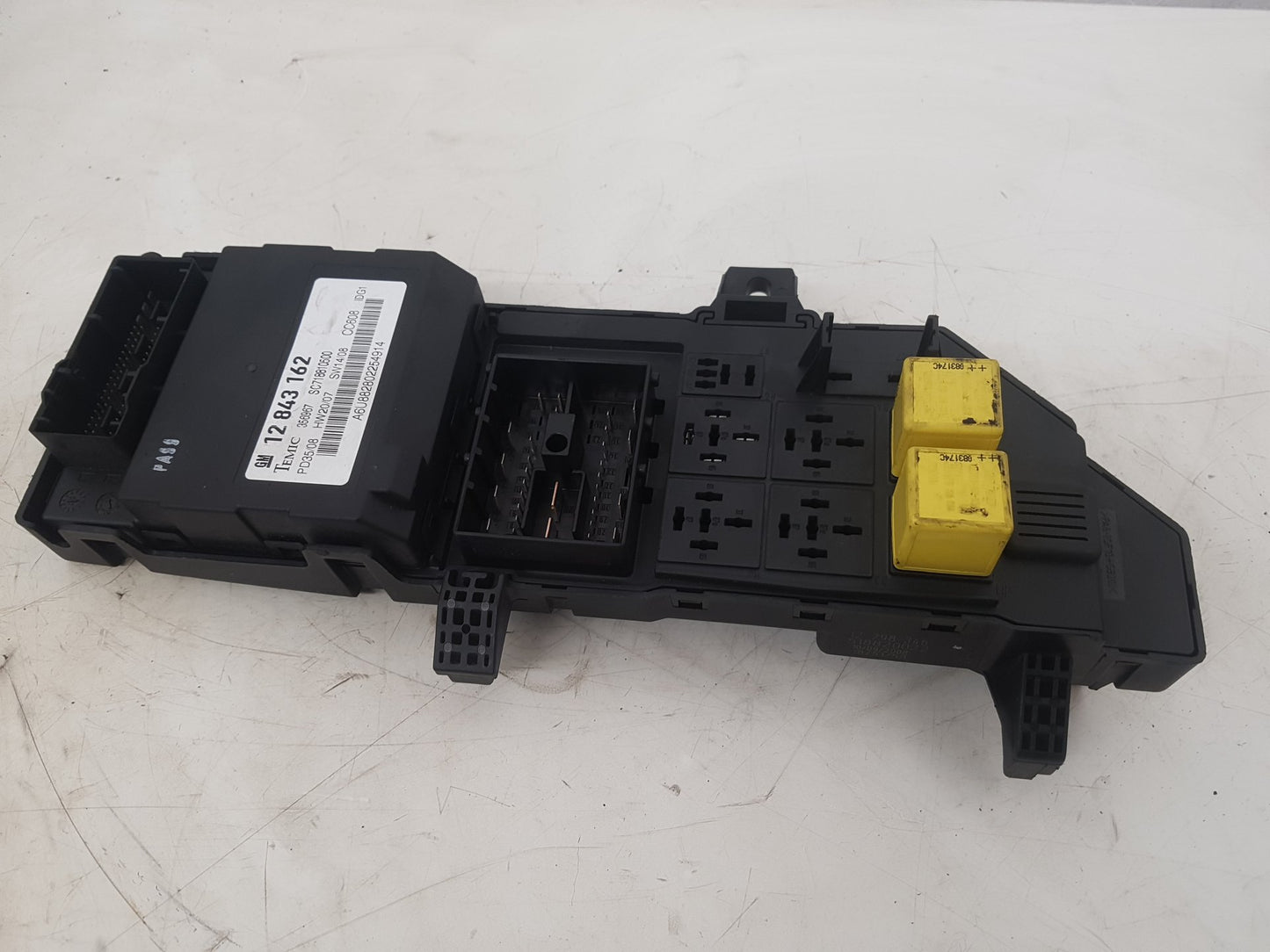 2007 - 2015 Saab 9-3  Estate Engine Fuse Box 12 843 162