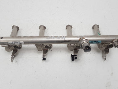 2015 - 2019 Volvo V40 Cross Country  Hatchback Injection Rail 31478555 31465788