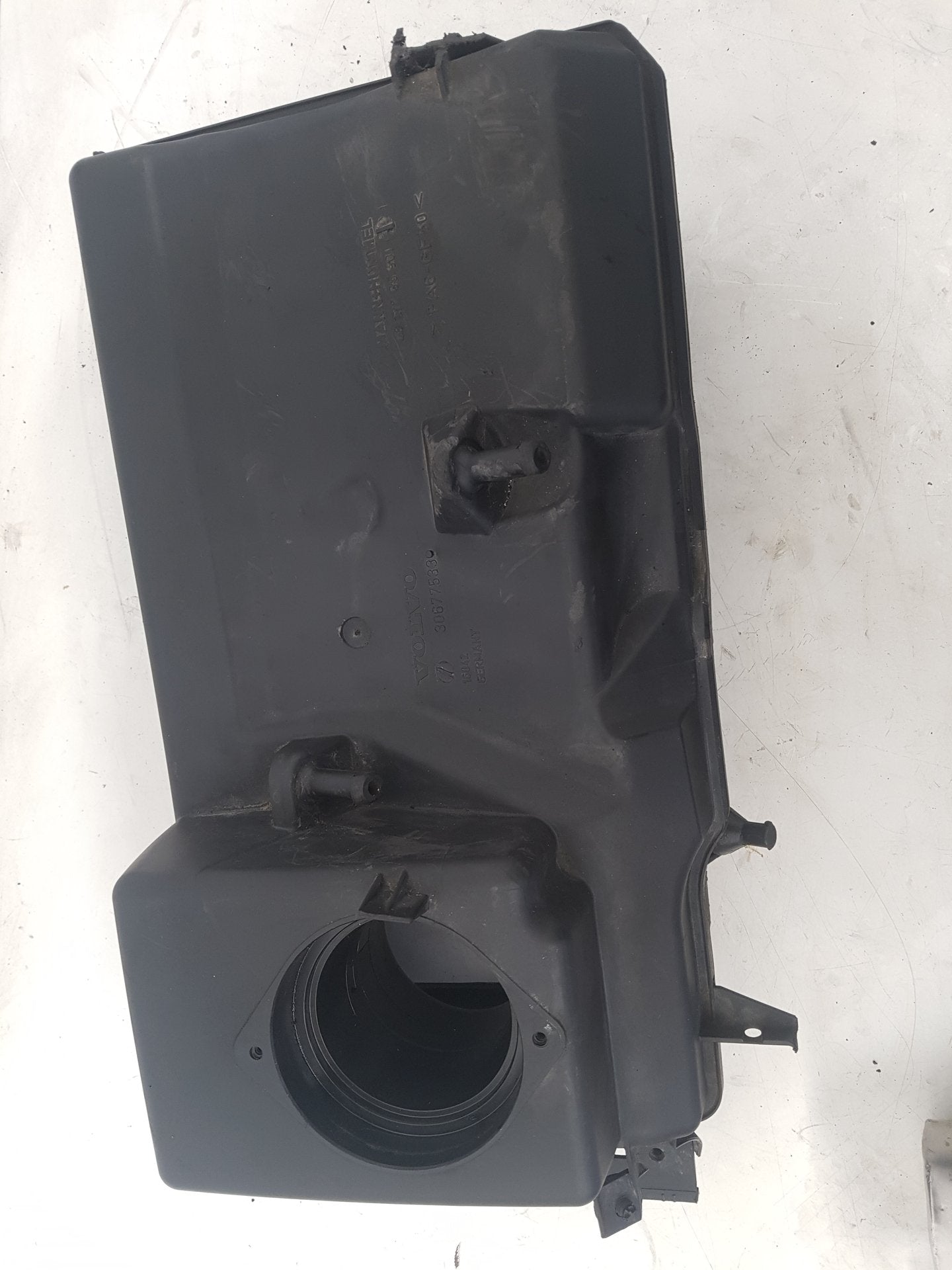 2007 - 2013 Volvo C70  Convertible Air Filter Box 30677533