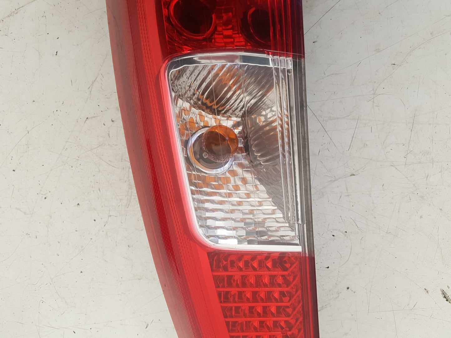 2000 - 2007 Volvo XC70  Estate Right Taillight