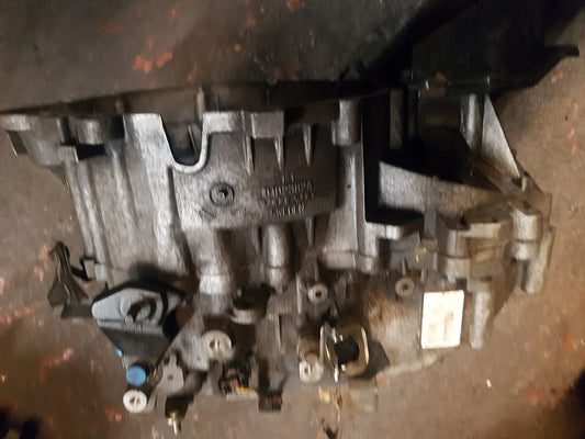 2003 - 2004 Volvo S40  Saloon Manual Gearbox 30616075