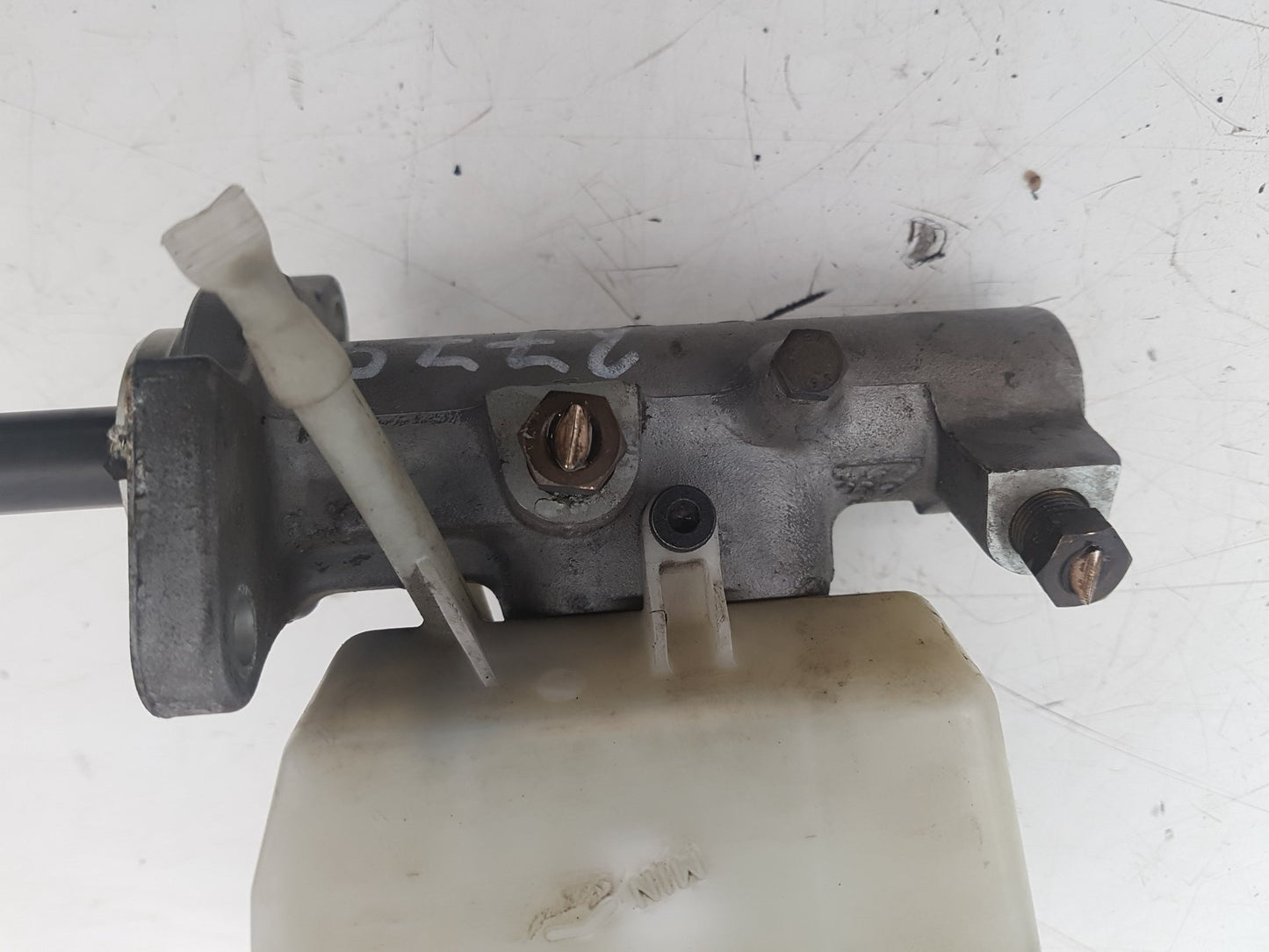 2002 - 2006 Volvo XC90  Estate Brake Master Cylinder 8646008