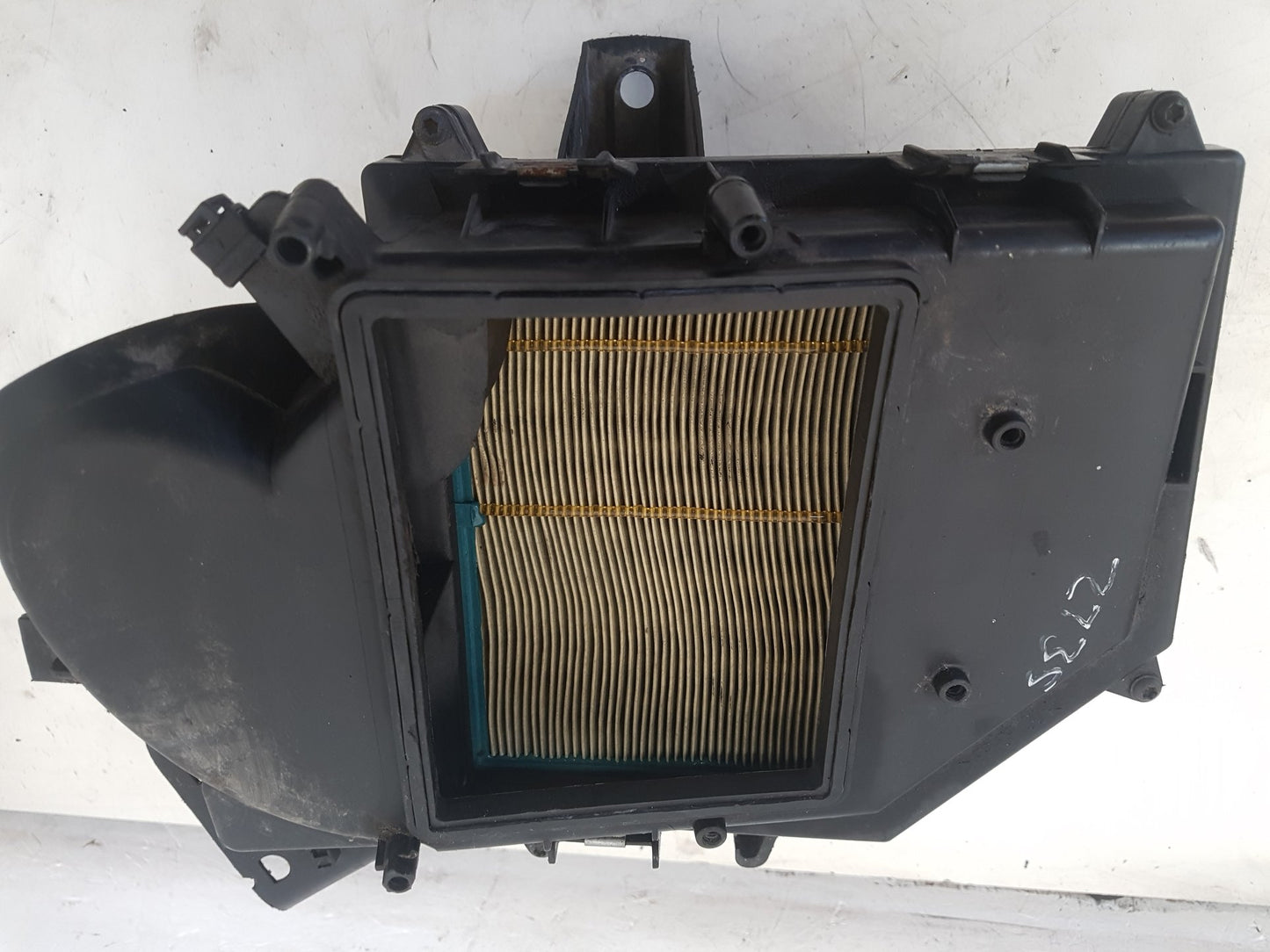 2005 - 2008 Volvo V70  Estate Air Filter Box 30636830