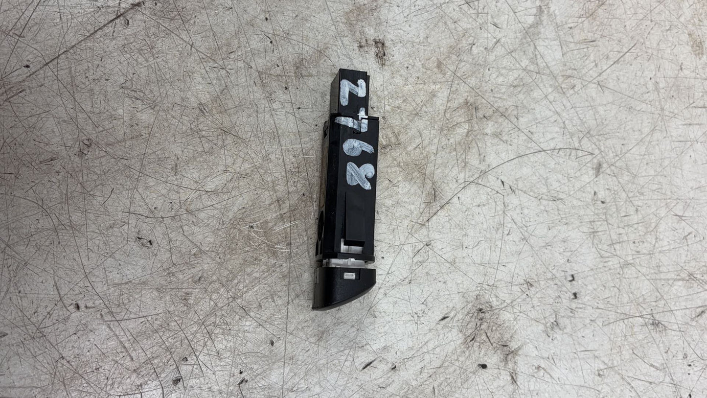 2012 - 2015 Volvo V40  Hatchback Hazard Switch Control Panel 9123682