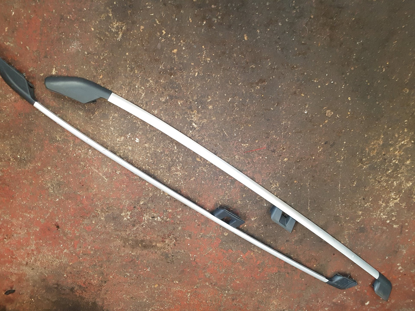 2000 - 2007 Volvo XC70  Estate Roof Rail 9484135
