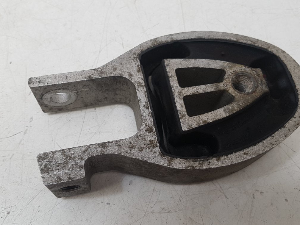 2015 Volvo S60  Saloon Gearbox Mount 30671248