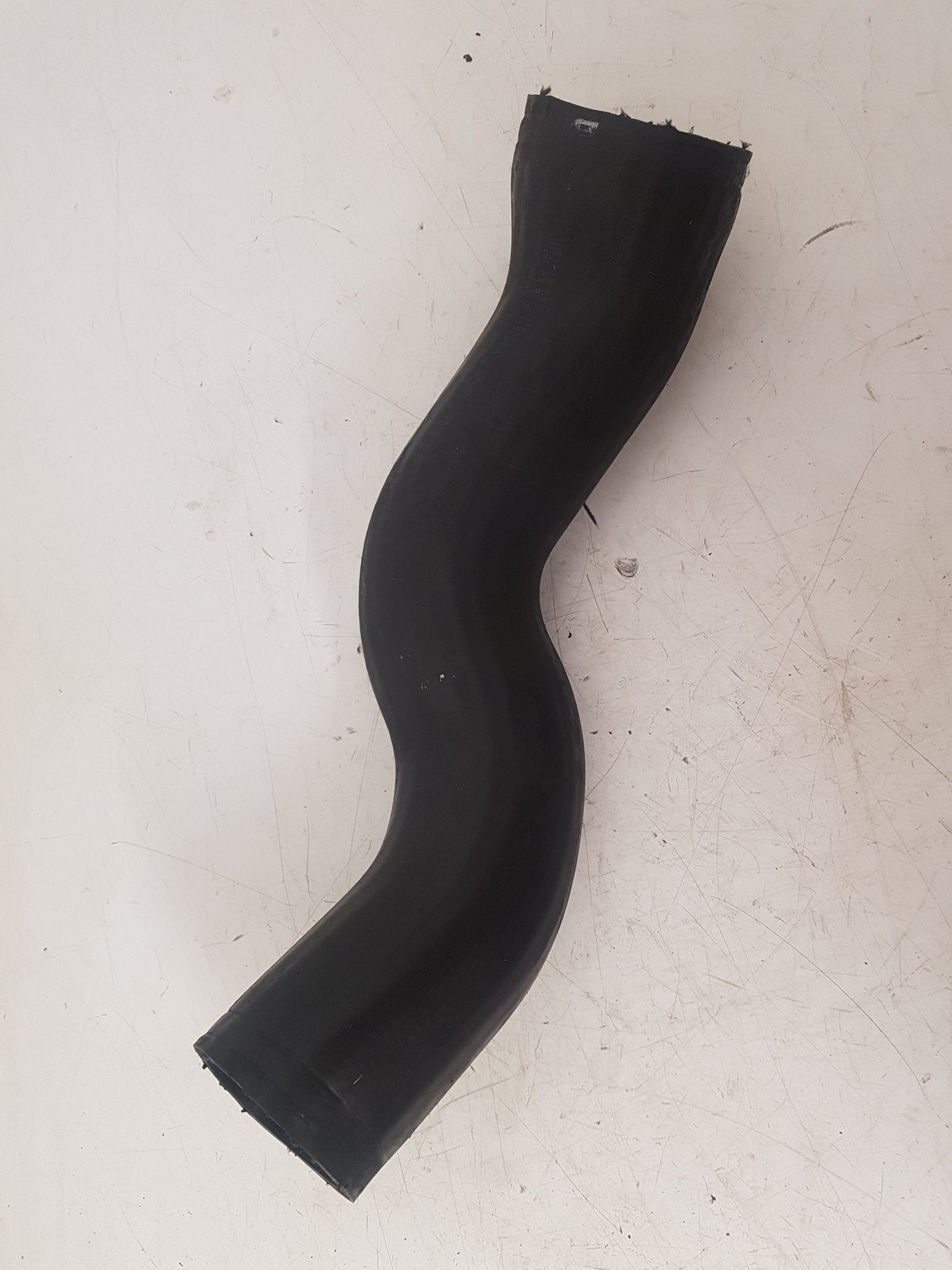 2002 - 2006 Volvo XC90  Estate INTAKE PIPE 30680217