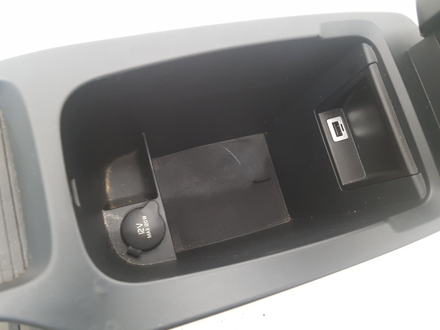 2012 - 2015 Volvo V40  Hatchback Centre Console 8632771