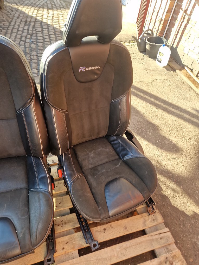 2012 - 2017 Volvo V40  Hatchback Seats Set