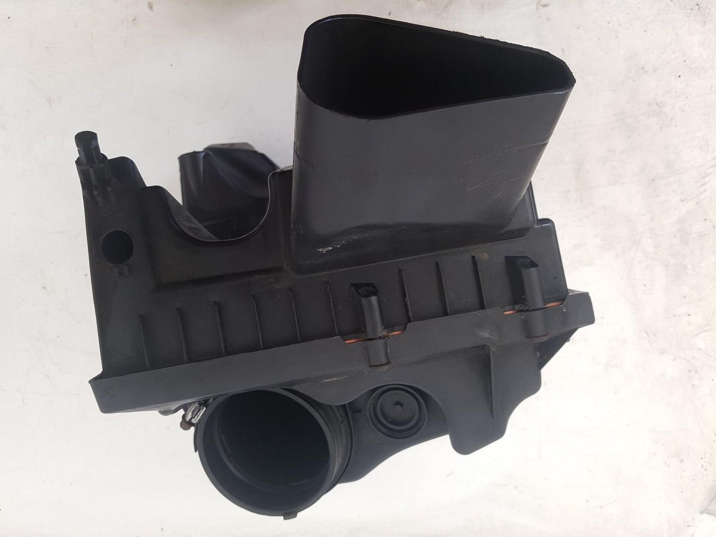 2010 - 2012 Saab 9-5  Saloon Air Filter Box 55560889