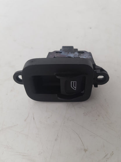 2006 - 2010 Volvo V50  Estate Right Front Window Switch 30773217