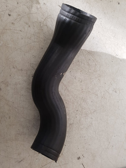 2001 - 2005 Volvo V70  Estate INTERCOOLER PIPE / BOOST HOSE 30680218