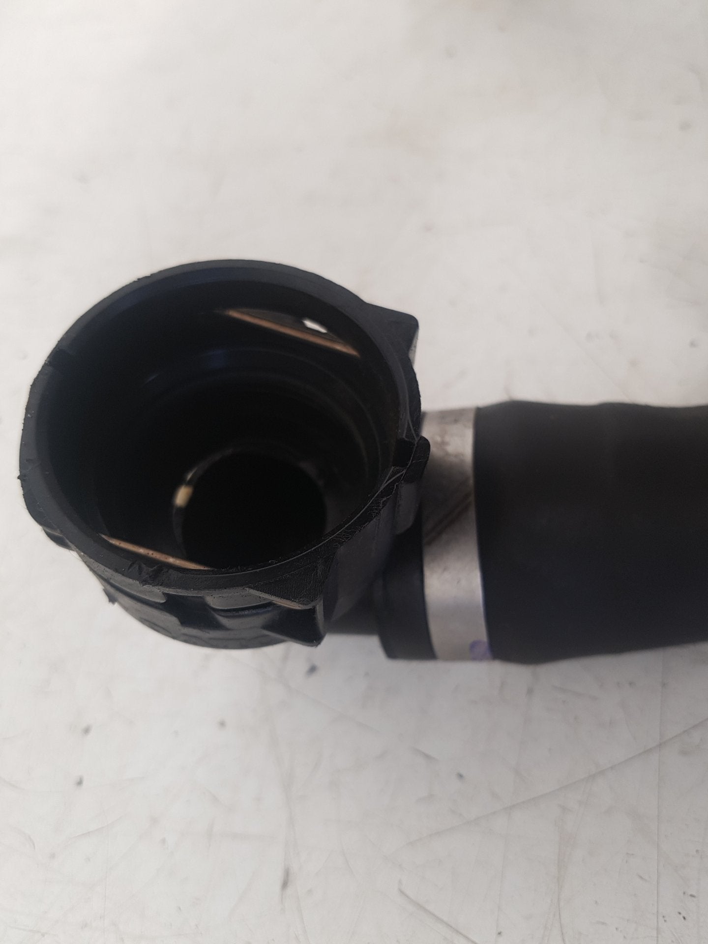 2012 - 2015 Volvo V40  Hatchback RADIATOR HOSE 31319310