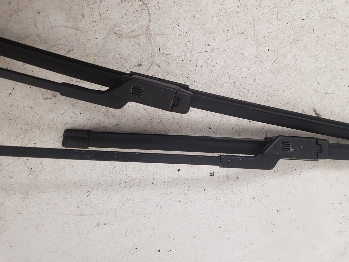2004 - 2010 Volvo V50   Estate FRONT WIPER (PAIR) 30753000