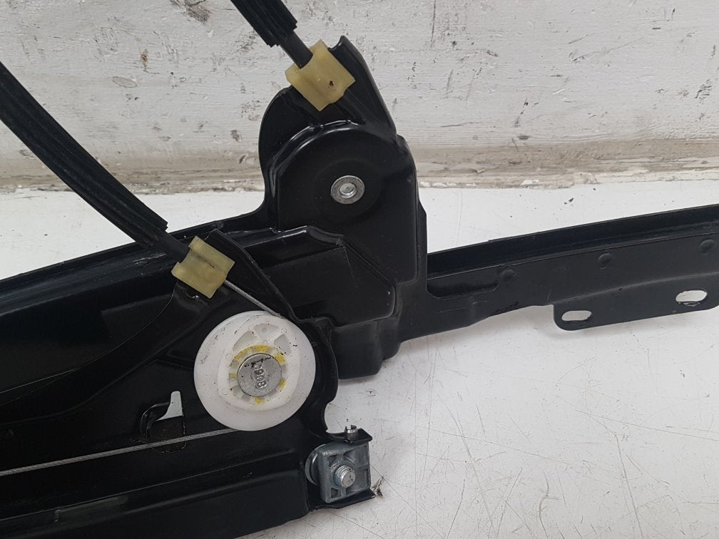 2006 - 2012 Volvo C70  Convertible WINDOW REGULATOR/MECH ELECTRIC  (FRONT PASSENGER SIDE) 30633660