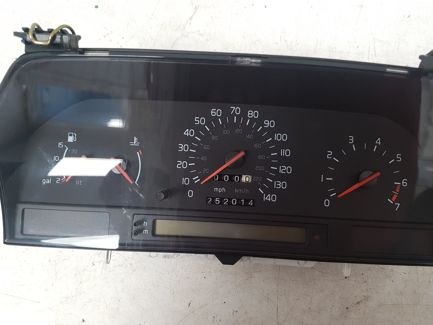1992 - 1997 Volvo 850  Estate Instrument Cluster 9128095