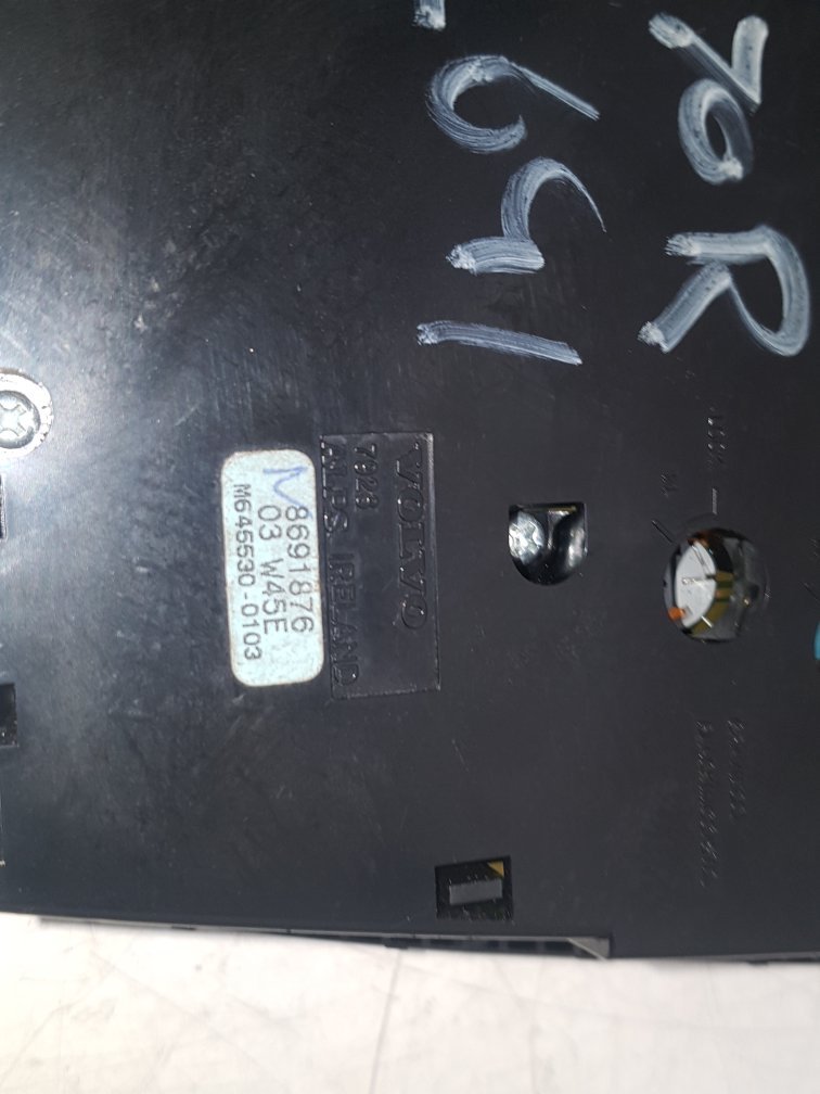 2003 - 2007 Volvo V70  Estate Heater Controls 8691875