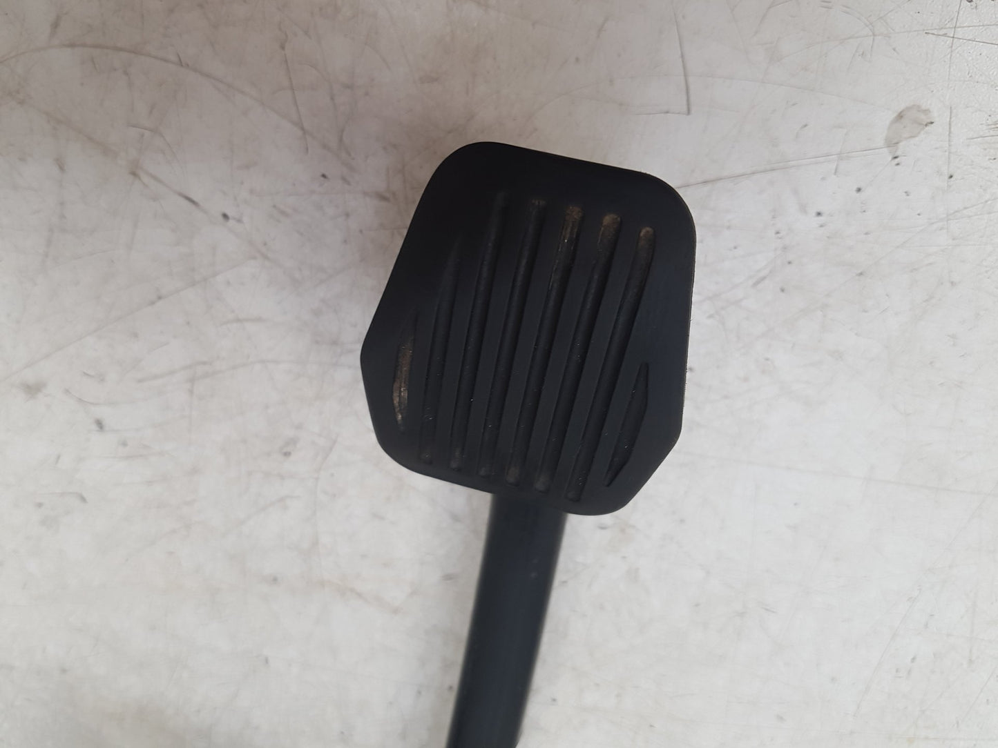 2010 - 2012 Volvo C30  Hatchback Brake Pedal 31341262
