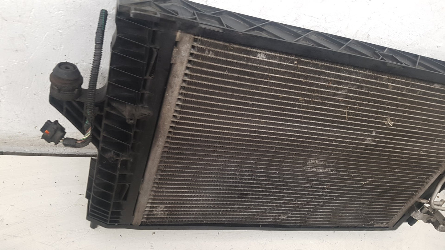 2007 - 2013 Volvo C70  Convertible Radiator 3M51-8005 DB