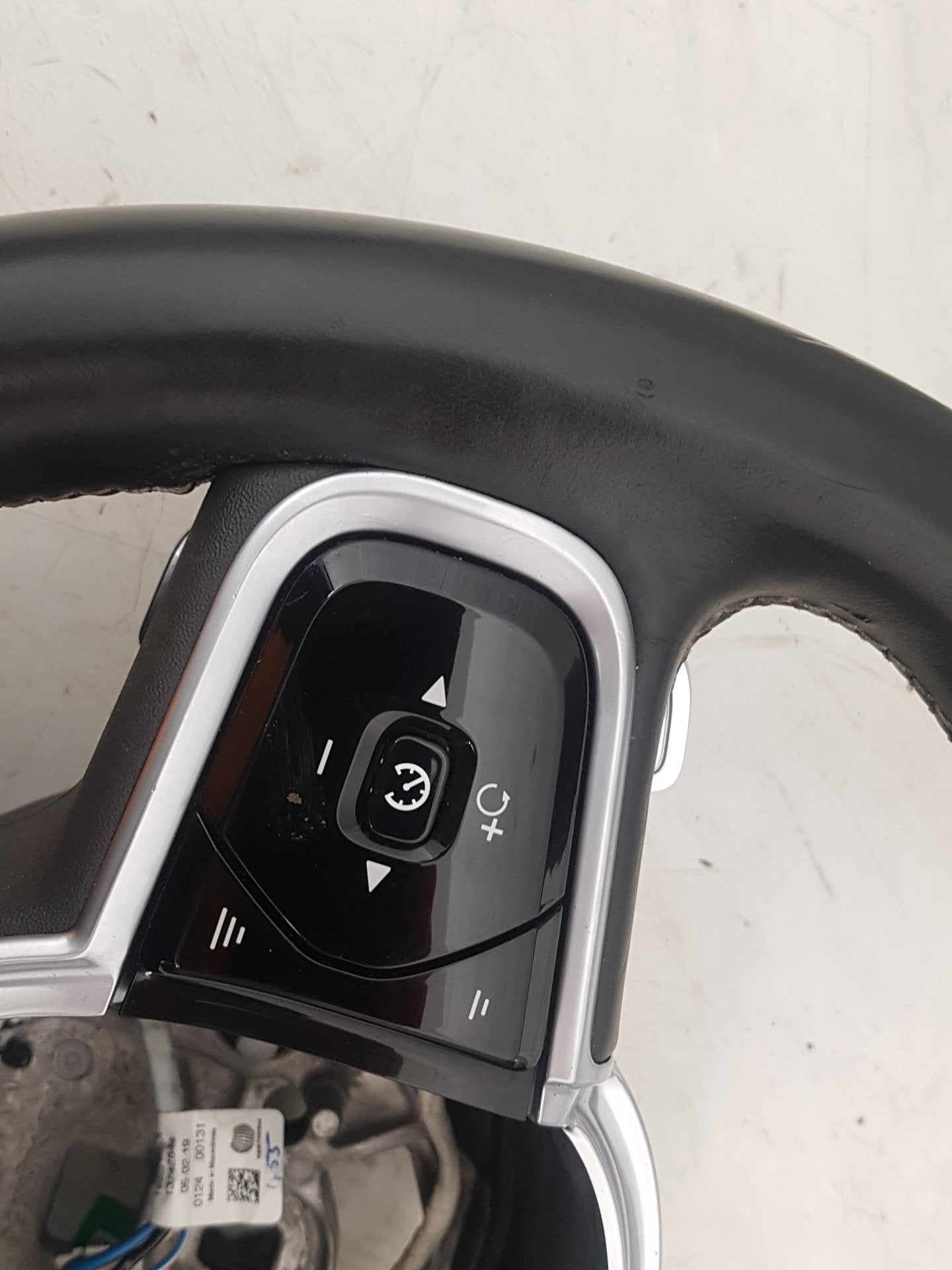 2017 - 2026 Volvo V60 II 225 Estate Steering Wheel 32227373