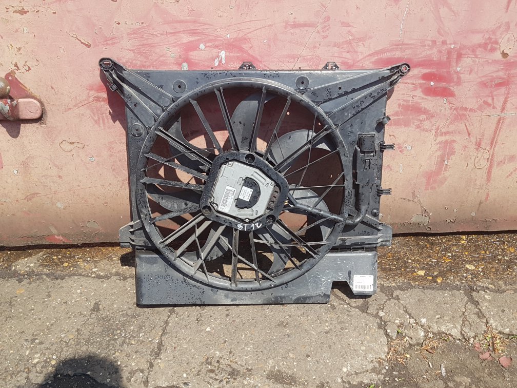 2005 - 2010 Volvo XC90  Estate RADIATOR FAN & COWLING (A/C CAR) 31111543