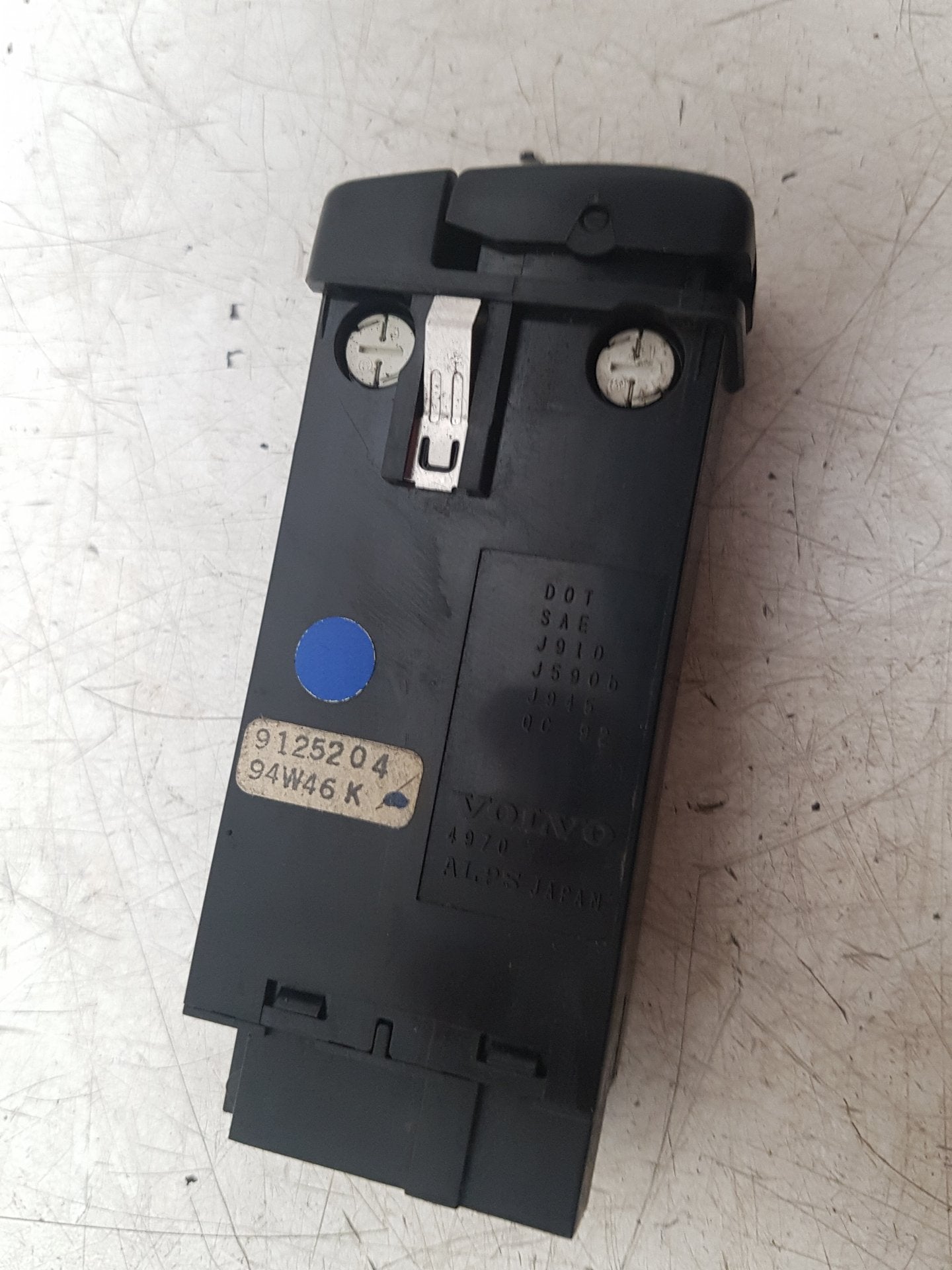 1992 - 1997 Volvo 850  Estate Hazard Switch Control Panel 9125204