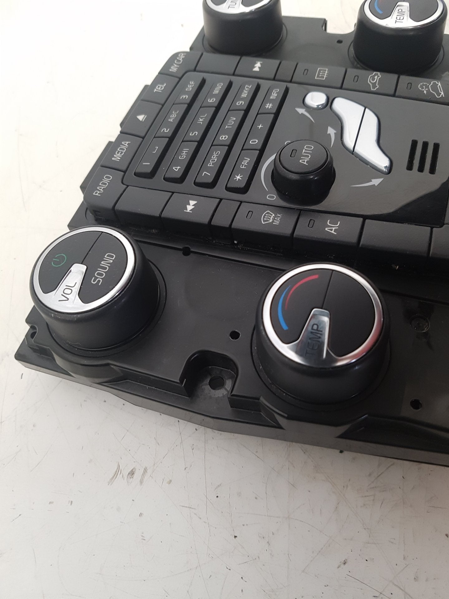 2008 - 2013 Volvo XC60 I 156 Estate HEATER & RADIO CONTROL PANNEL 30795272
