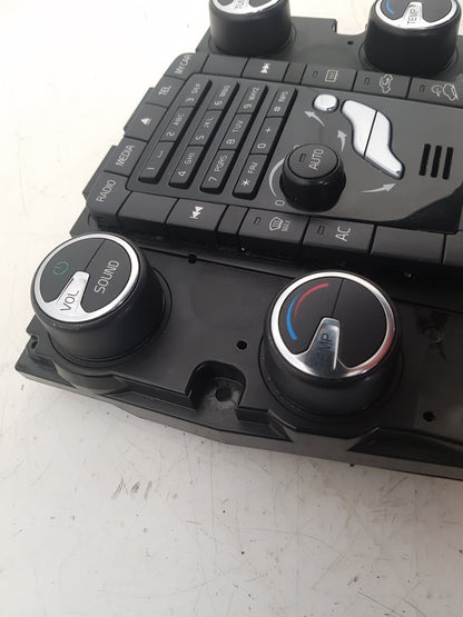 2008 - 2013 Volvo XC60 I 156 Estate HEATER & RADIO CONTROL PANNEL 30795272