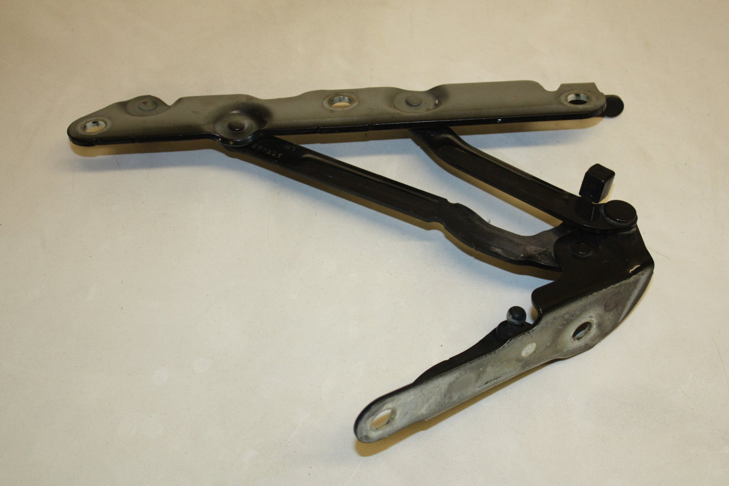 2006 - 2010 Volvo S80   BOOTLID HINGE (PASSENGER SIDE) 30649457
