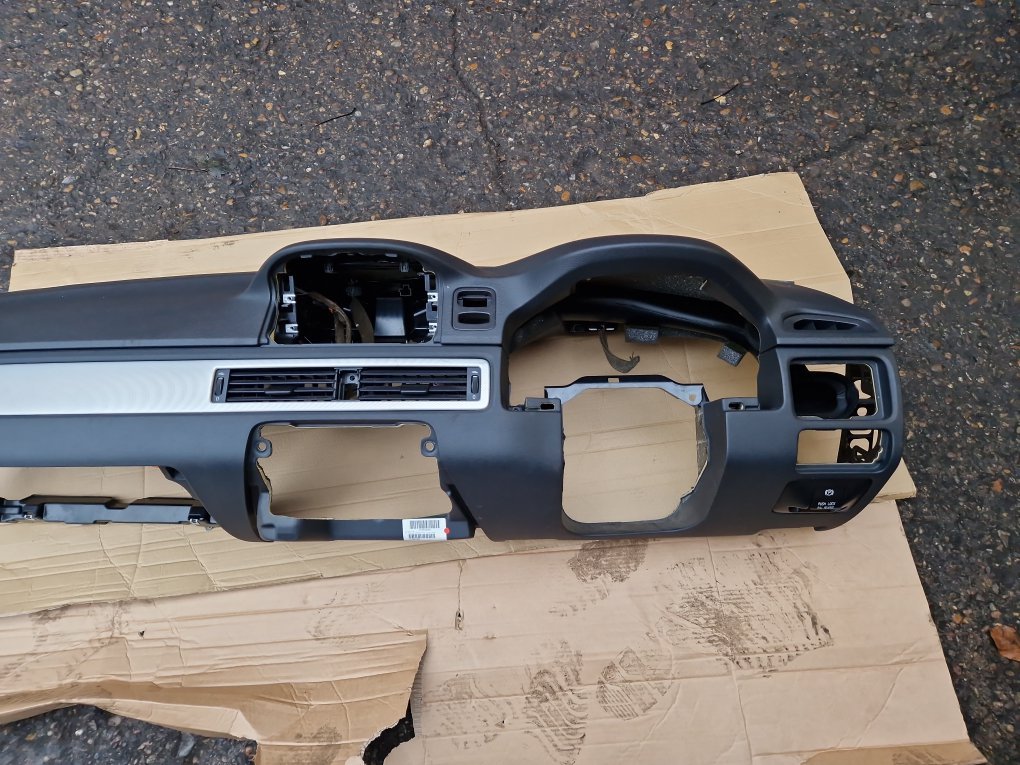 2010 - 2015 Volvo V70  Estate Dash Assembly