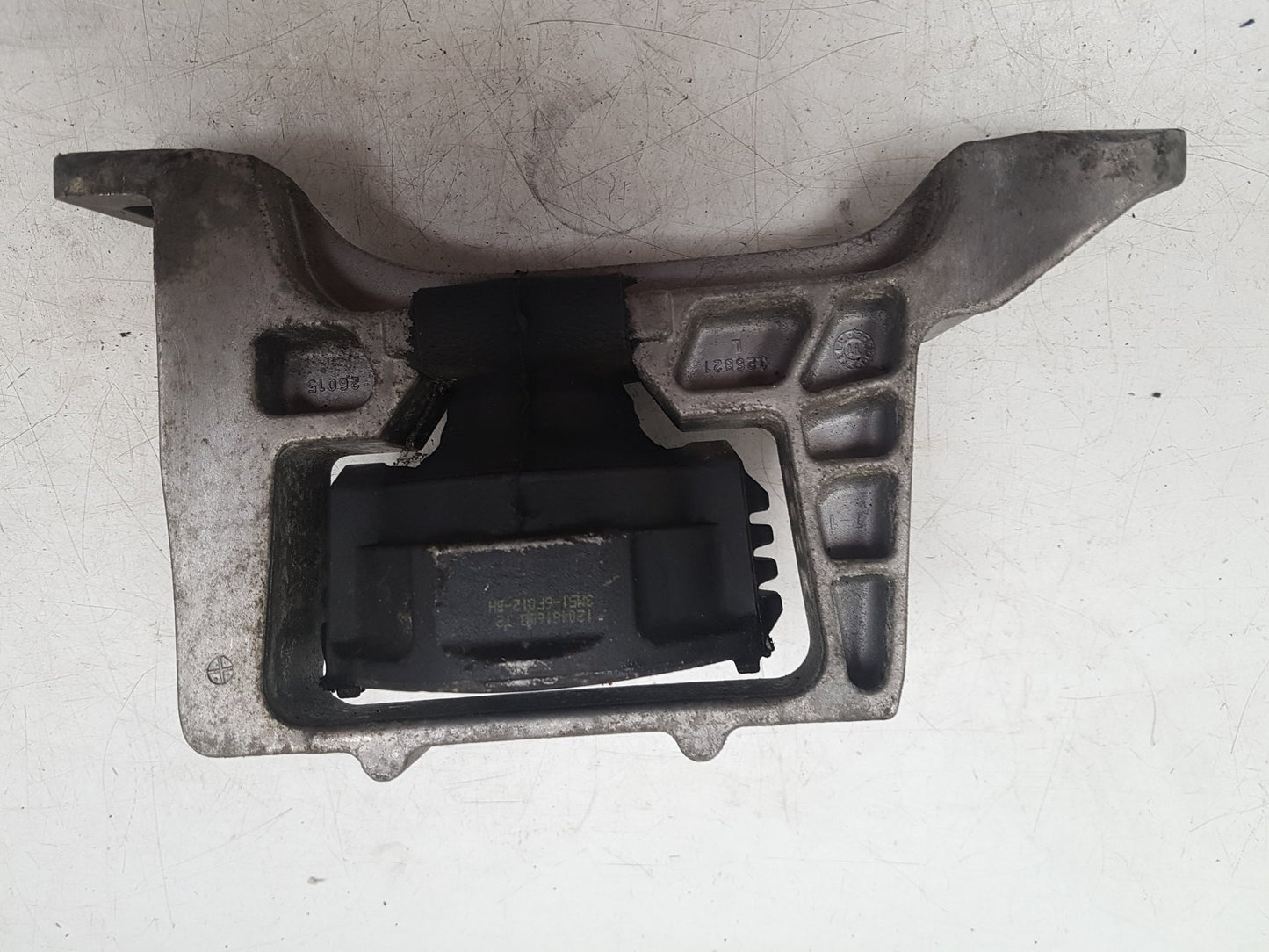 2006 - 2012 Volvo C30  Hatchback Right Engine Mount 3M516F012BH