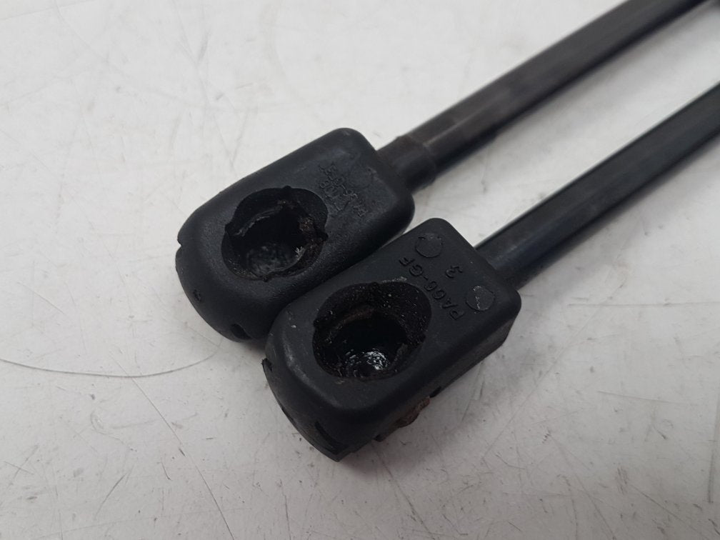 2000 - 2010 Volvo S60  Saloon Bootlid Gas Struts 31278321