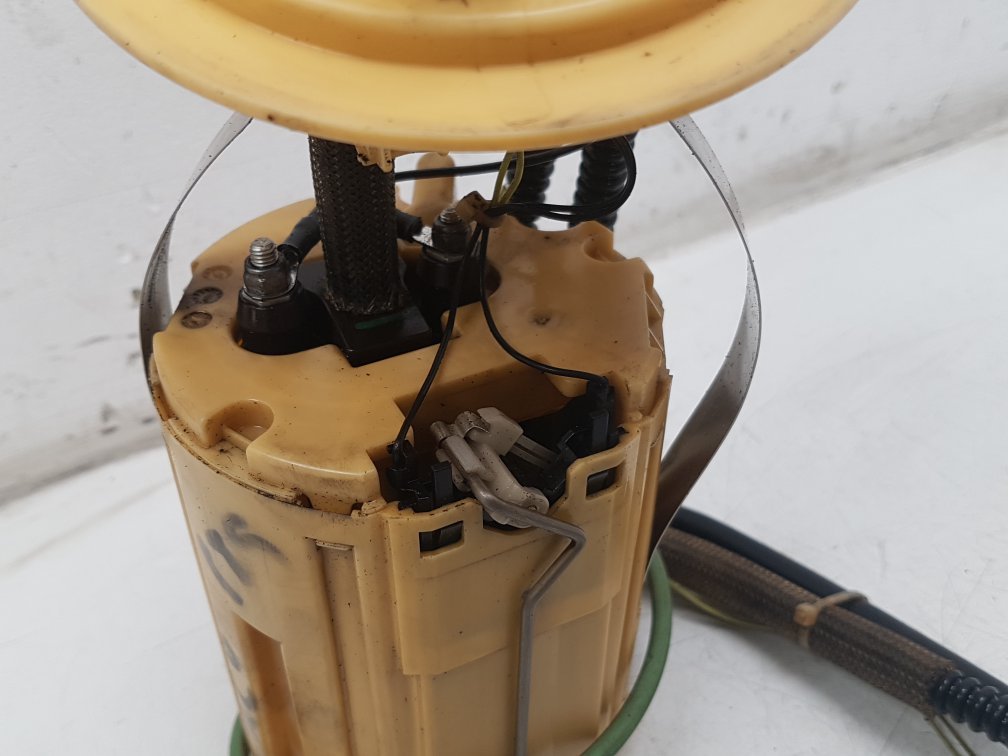 2004 - 2007 Volvo V70  Estate Fuel Pump 30671066