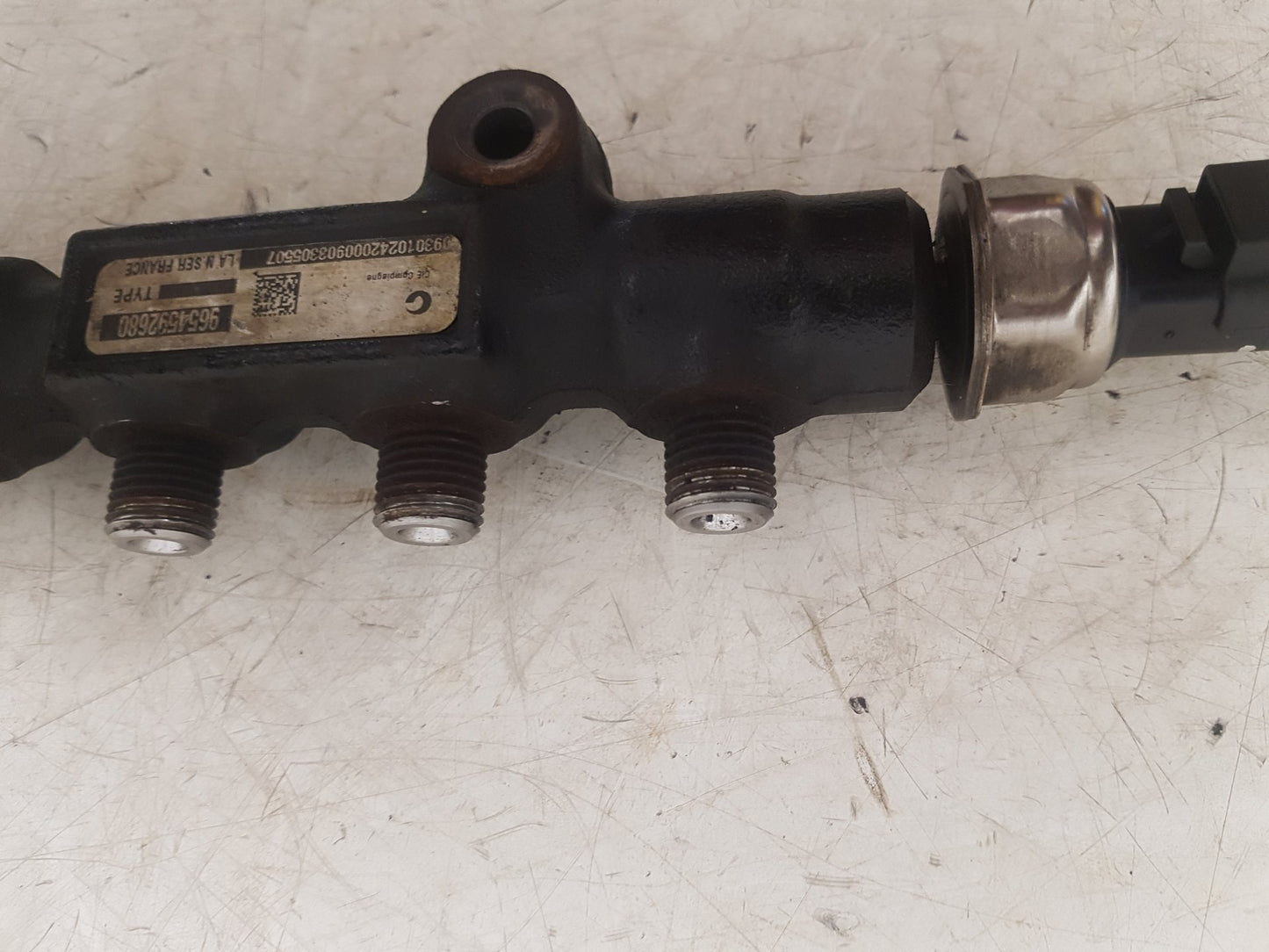 2006 - 2012 Volvo C30  Hatchback Injection Rail 9654592680