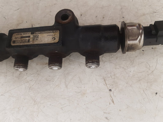 2006 - 2012 Volvo C30  Hatchback Injection Rail 9654592680