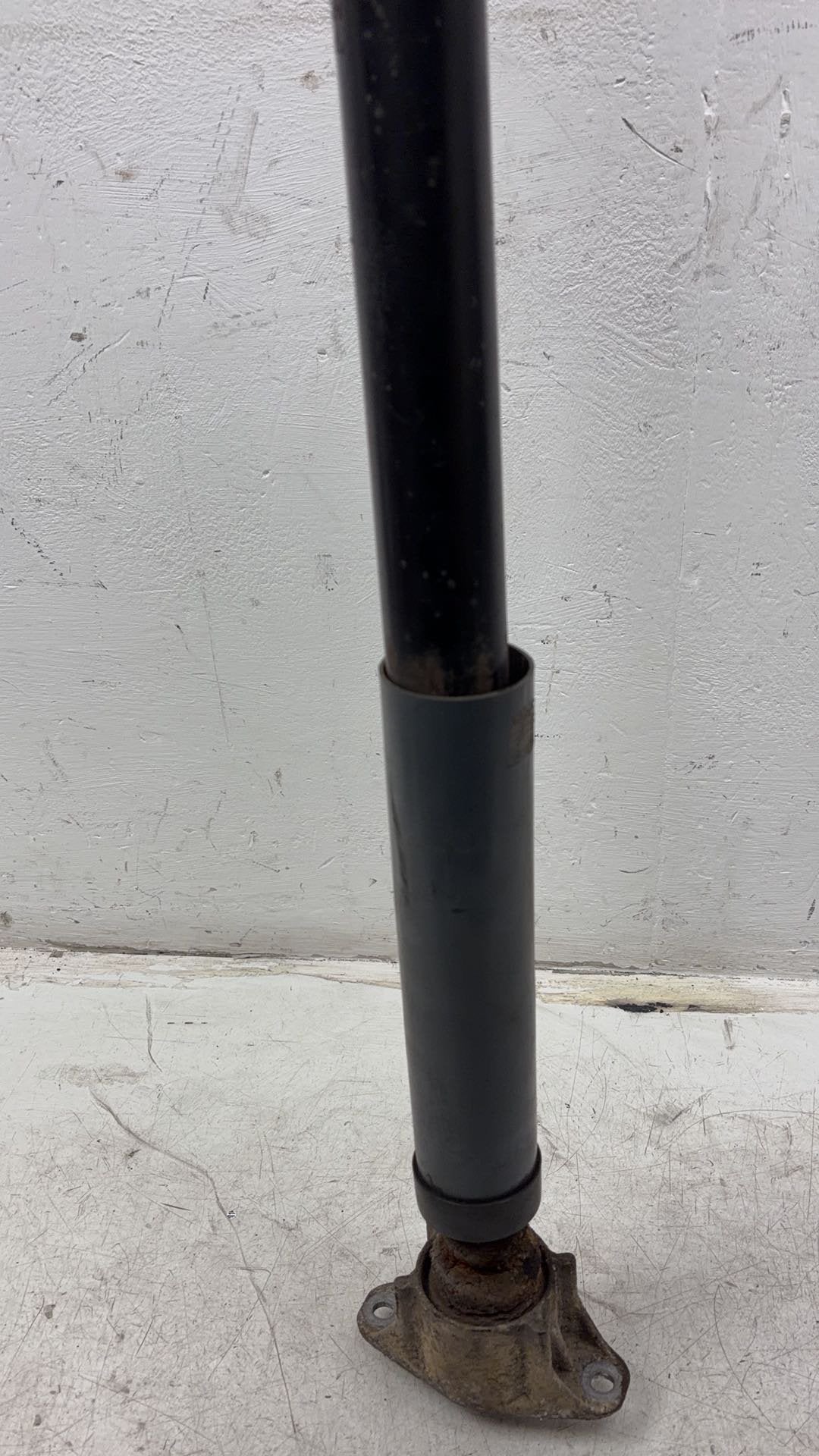 2004 - 2010 Volvo V50   Estate REAR SHOCK ABSORBER 31201047