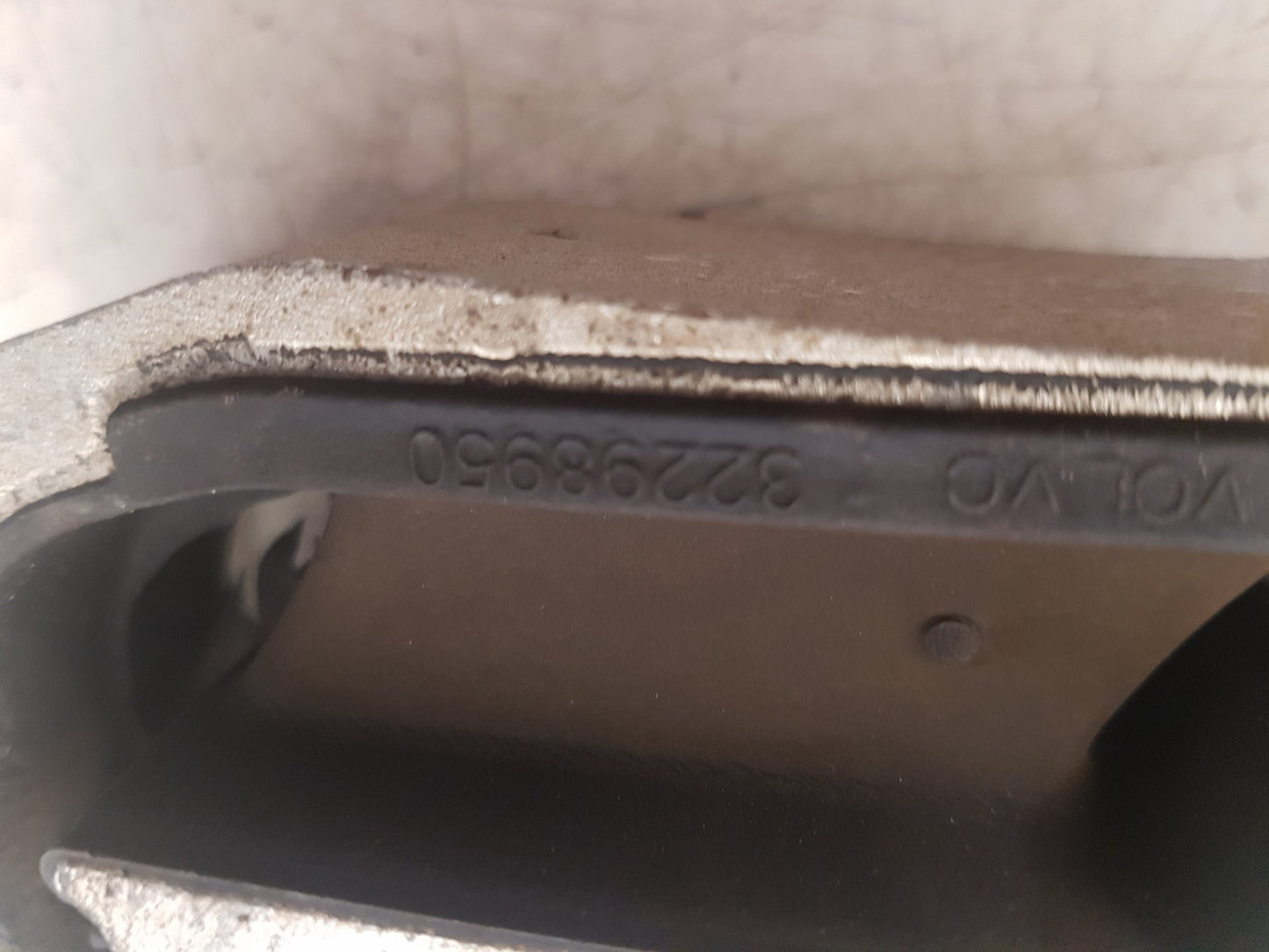 2017 - 2025 Volvo V90 235, 236 Estate ENGINE MOUNT (FRONT) 32298950