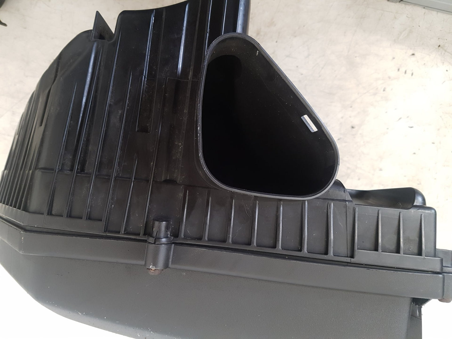 2011 - 2014 Volvo V60 I 155 Estate Air Filter Box 31370671